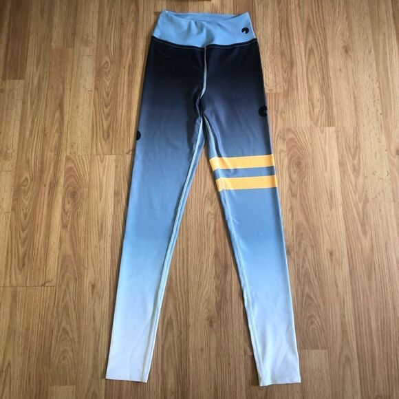 MAUILIFE CAKE 50 SPF Blue/Gray/White Leggings Women’s SIZE SM - Picture 1 of 9
